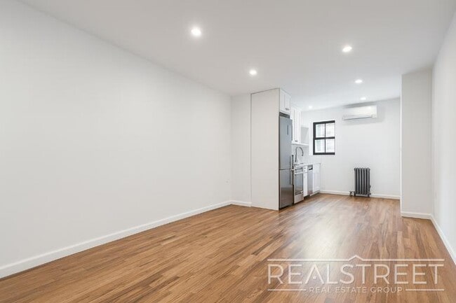 Building Photo - Brand New 2 Bed with Private Yard Bed Stuy...