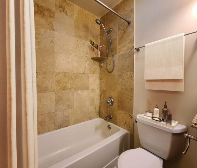 Photo - 665 W Wrightwood Ave