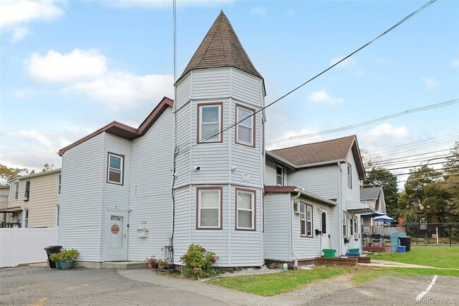 Photo - 169 Sickles Ave
