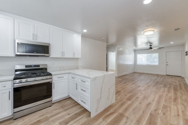 Photo - 2111 Tulare St House