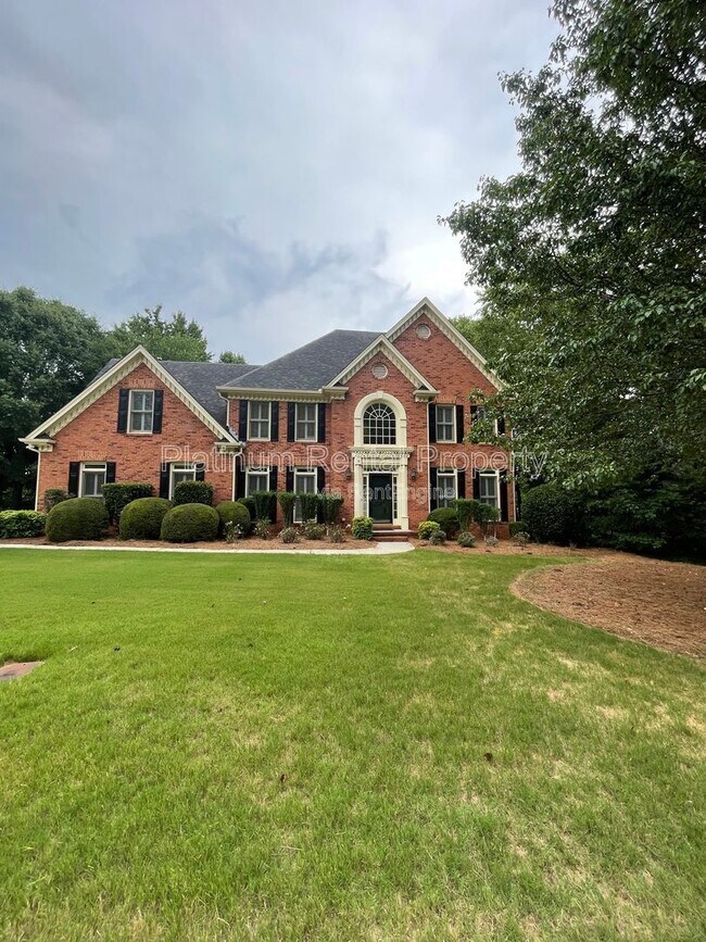 870 Ingleside Dr