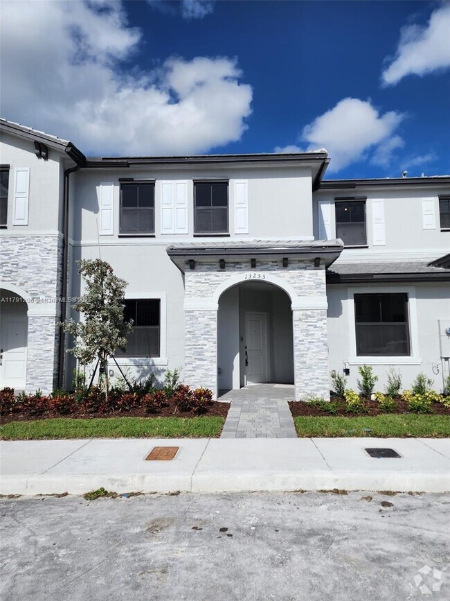 Building Photo - 13255 SW 286th St Rental