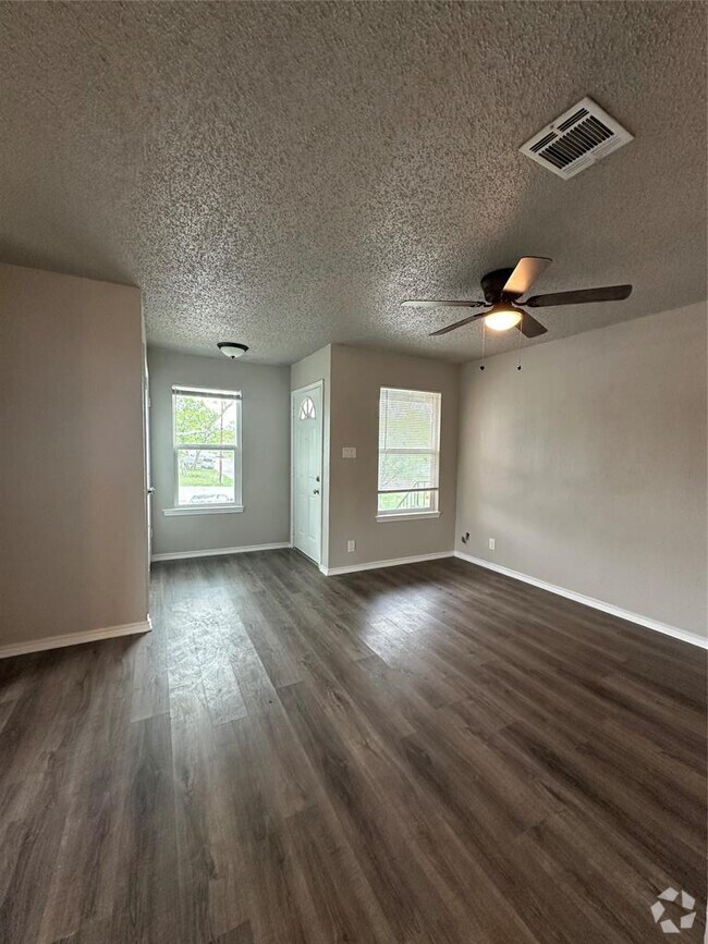 Building Photo - 1117 Burkett St Rental