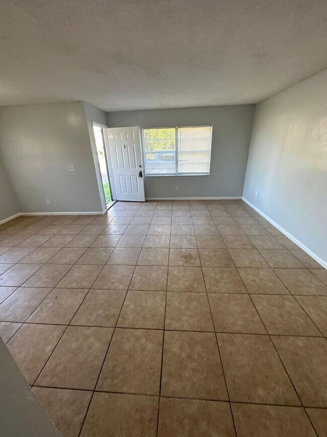 Photo - 712 Eaverson St Unidad 1