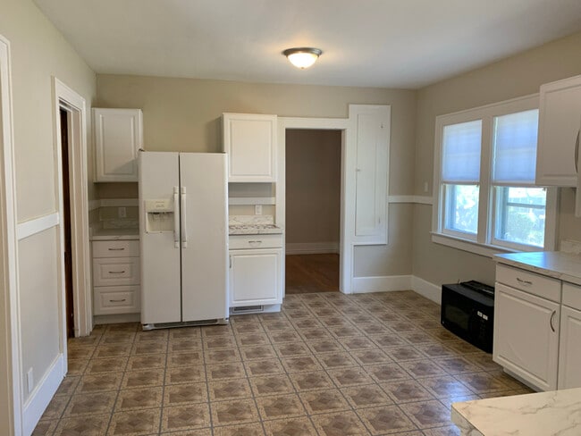 Building Photo - 43-45 Rialto St Rental