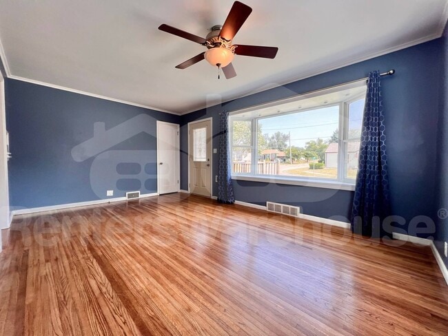 Photo - 3846 48th Pl