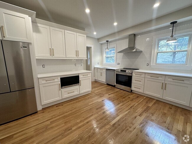 Building Photo - 107 University Rd Unit 1 Rental