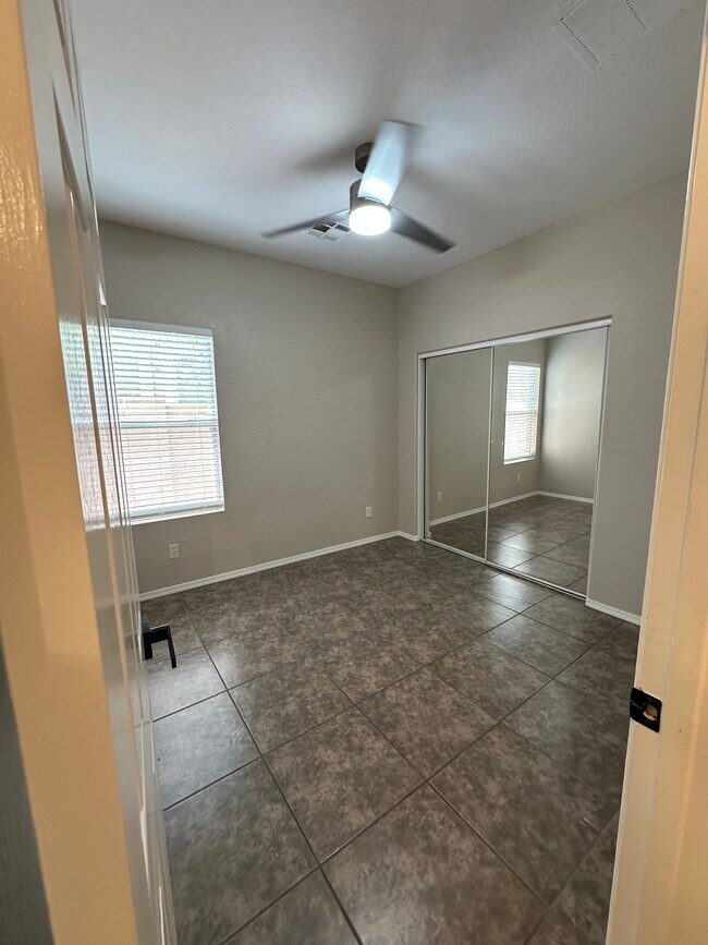 Photo - 14814 W Wethersfield Rd