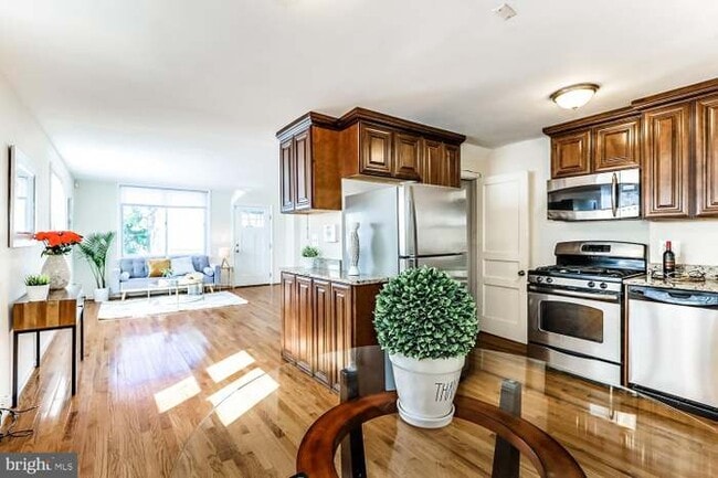 Photo - 4007 Ames St NE Unit 1