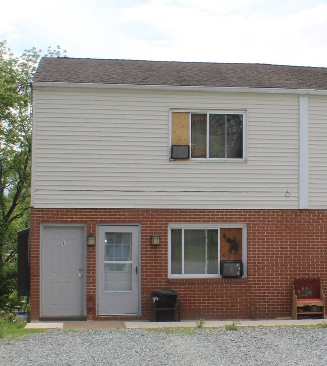 Building Photo - First Floor Apartment in Delta