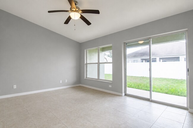 Photo - 402 Bridgewater Ct