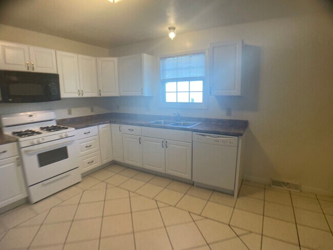 345 W 4th St Unidad 1