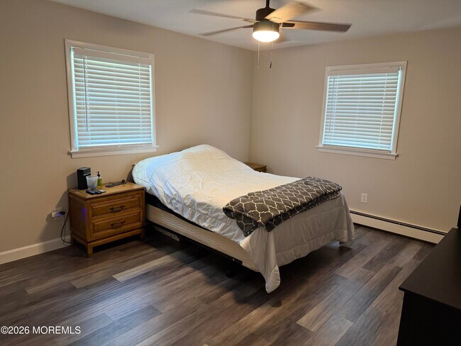 Photo - 2305 Oak Tree Rd