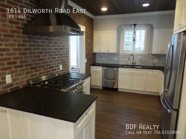 Photo - 1614 Dilworth Rd E