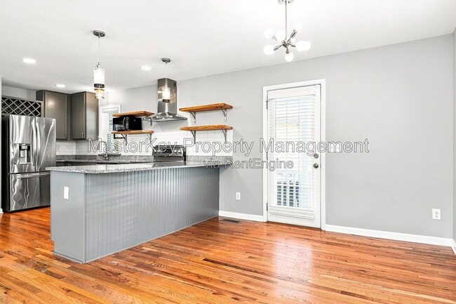 Photo - 1118 S State St