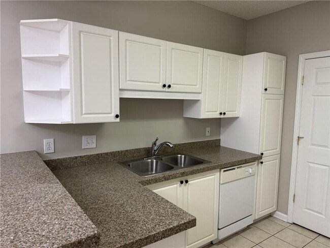 Photo - 1306 Vinings Forest Ln Unit 13