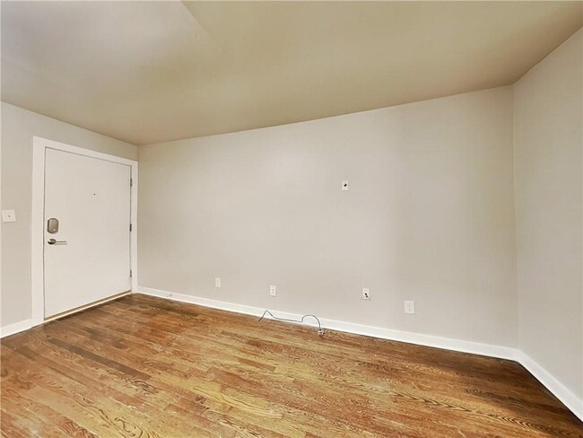 Photo - 880 N Highland Ave NE Unidad A6