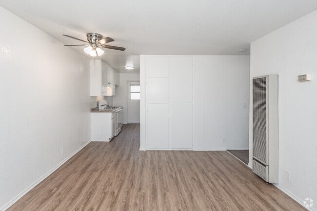 2BR, 2BA - 1,000SF - Dining Room
