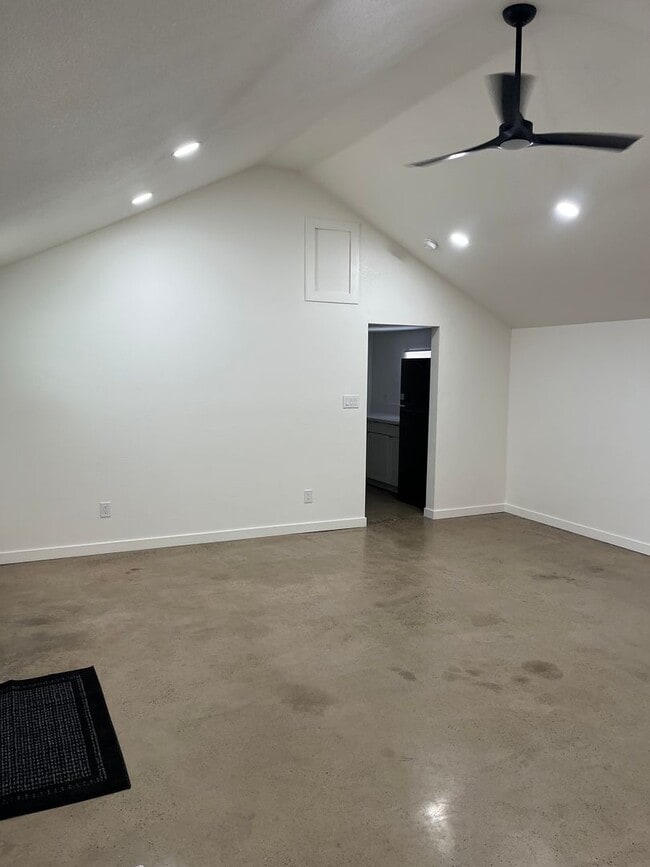 Photo - 6155 Foote Rd Unidad 6155 A Foote Rd