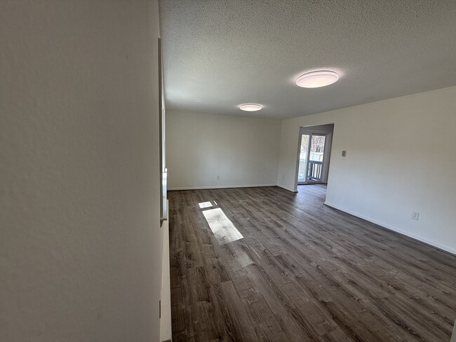 Photo - 1328 East St