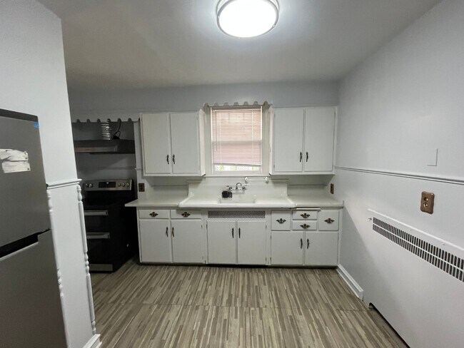 Photo - 1814 Napfle Ave