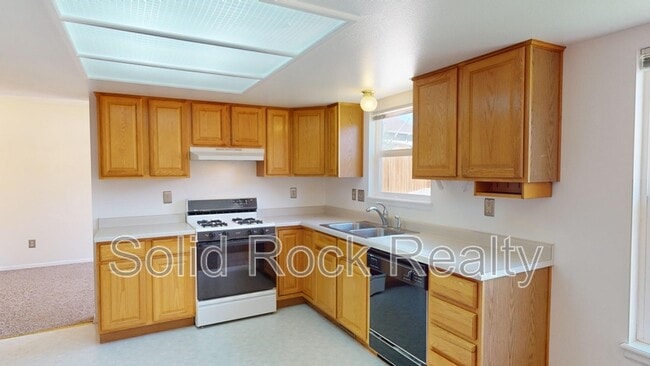 Photo - 2635 Leoti Dr