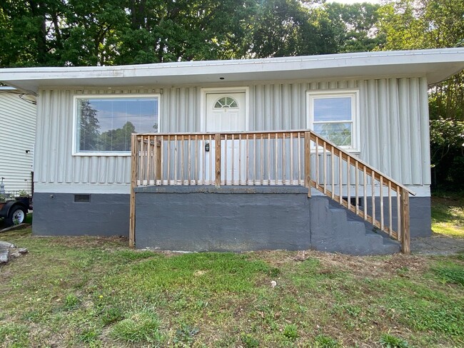 COMING SOON - 2 Bedroom 1 Bathroom Home in... - COMING SOON - 2 Bedroom 1 Bathroom Home in...