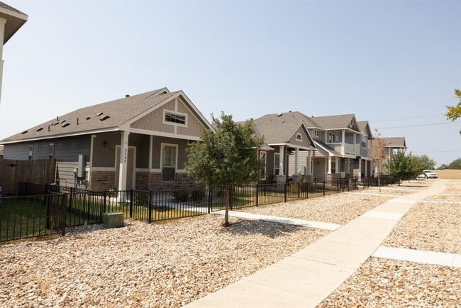 Photo - 2809 Seneca Path Unidad 30