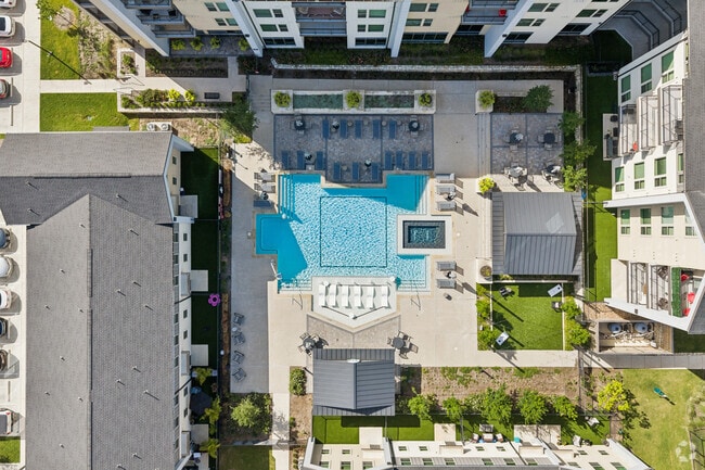 Courtyard - Junewood
