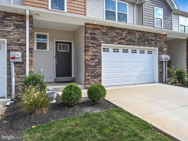Photo - 108 Staplehill Ct