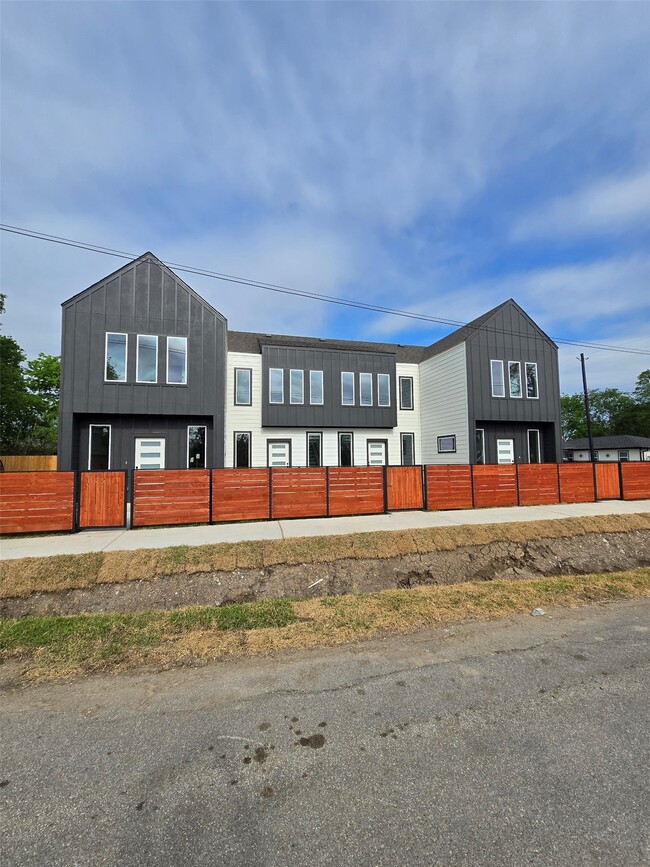 Building Photo - 4562 Teton St Unit B