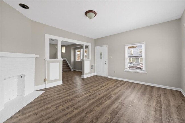 Photo - 636 E 34th St