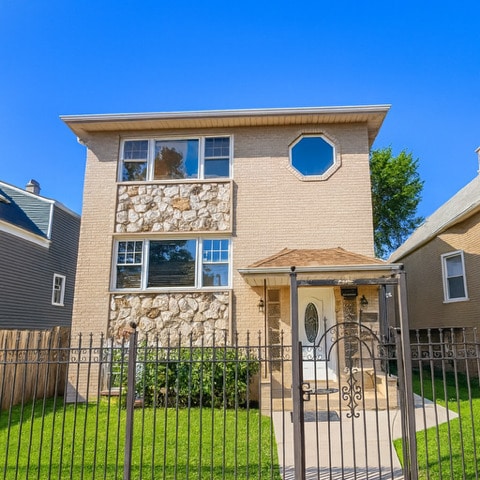 Building Photo - 5206 W Eddy St Rental