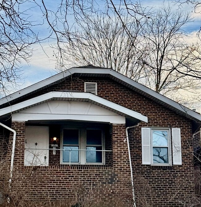 Building Photo - 6540 Southwest Ave