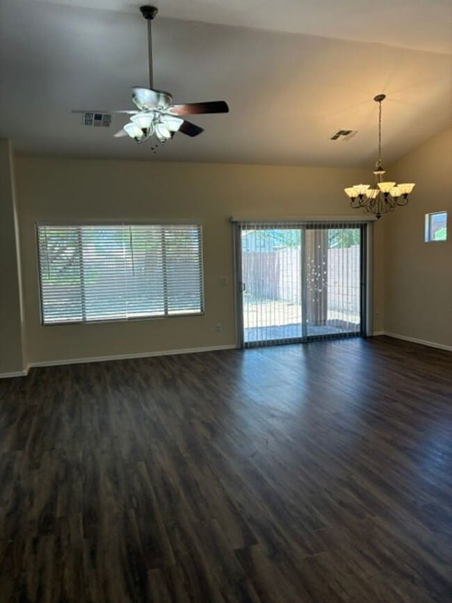 Photo - Spacious 4 Bedroom Home in Avondale!