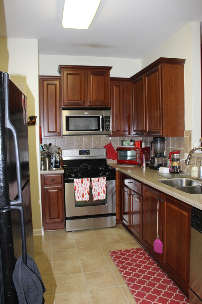 Photo - 353 Southgate Dr