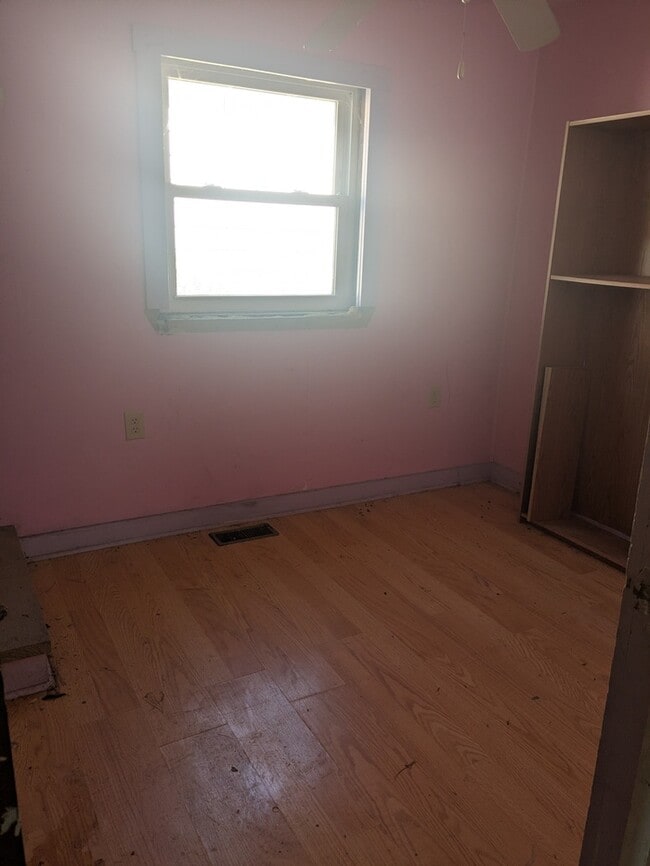 Photo - 801 W 10th St