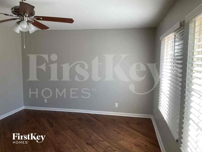 Photo - 235 N 22nd Pl