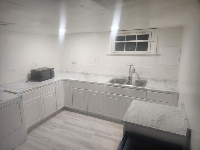 Photo - 330 S Mission St Unidad 330 S Mission St #B