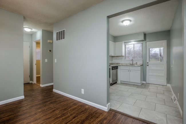 Photo - 510 NE Corder St