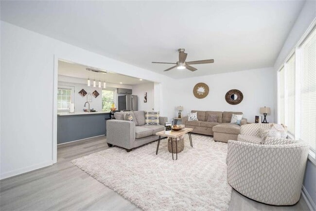 Photo - 2225 Sargent Pl SE