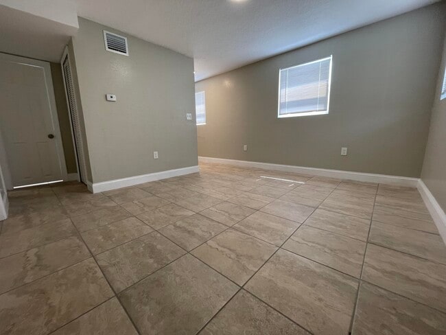 Photo - 2504 Wilkens Ave