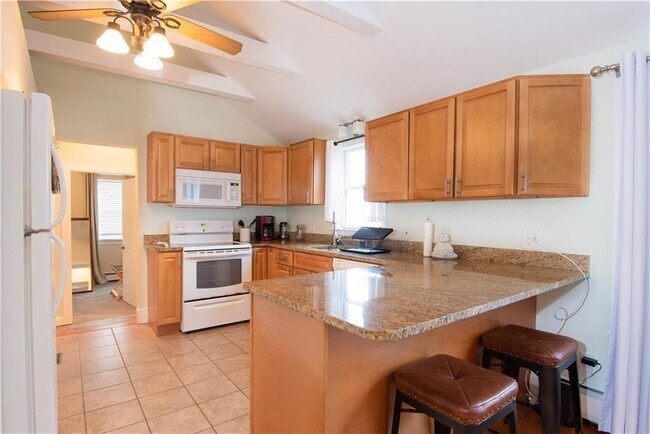 391 Aquidneck Ave