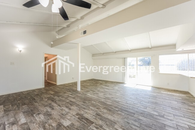 Photo - 274 Meadow Path Dr