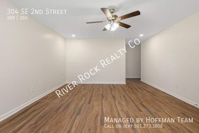Photo - 304 SE 2nd St