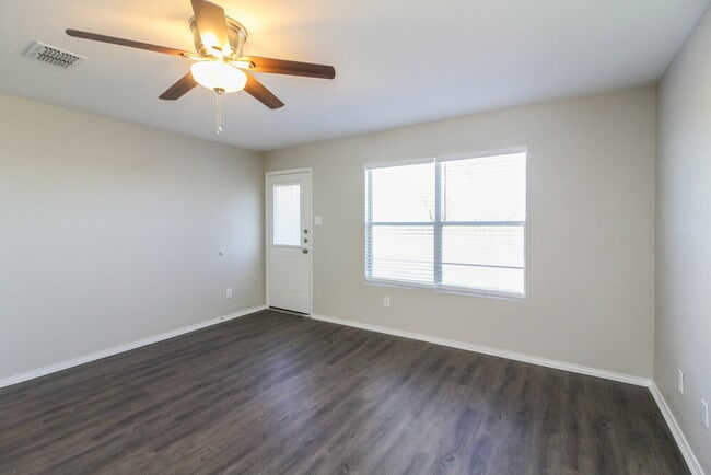 Photo - 1329 Castle Ridge Rd