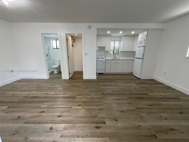 Building Photo - 2298 SW 1st St Unit 4