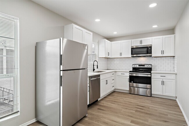 Building Photo - 9711 Linkmeadow Ln Unit True