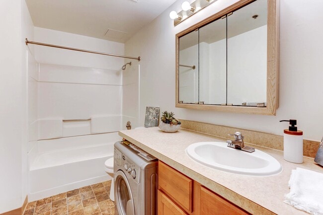 Photo - LaSalle Apartments