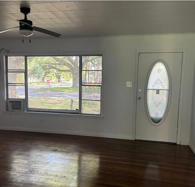 Photo - 531 Pecan St